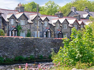 Self catering breaks at Artro View in Llanbedr, Gwynedd