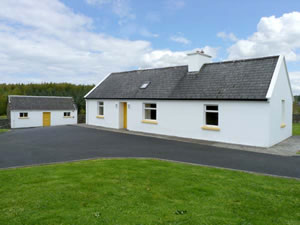 Self catering breaks at Grove Cottage in Lisdoonvarna, County Clare