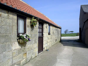Self catering breaks at Abbey View Cottage in Robin Hoods Bay, North Yorkshire