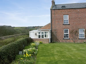 Self catering breaks at Croft Farm Cottage in Robin Hoods Bay, North Yorkshire