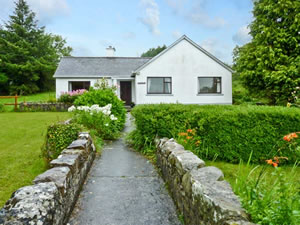 Self catering breaks at Bun an Cnoic in Dunmore, County Galway