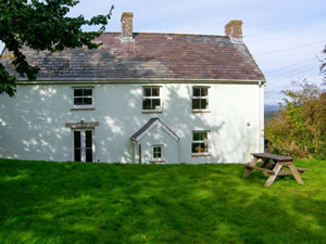 Self catering breaks at Little Norton Farm House in Ogmore-By-Sea, Vale of Glamorgan