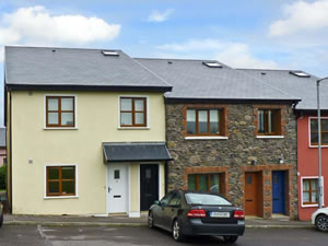 Self catering breaks at 8 Fairfield Close in Dingle, County Kerry