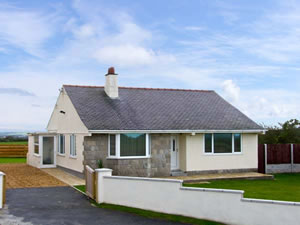 Self catering breaks at Bryn Awel in Church Bay, Isle of Anglesey