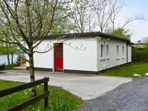 Self catering breaks at The Fishing Lodge in Ballinrobe, County Mayo