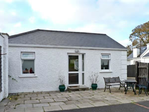 Self catering breaks at No 4 Carrick Cottages in Donegal Town, County Donegal