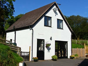 Self catering breaks at Rhos Cottage in Knighton, Powys