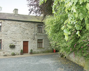 Self catering breaks at Garden Cottage in Mickleton, County Durham