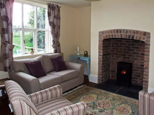 Self catering breaks at 2 Siluria Cottage in Walton, Powys