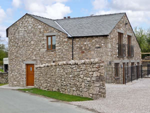 Self catering breaks at Carr Bank Cottage in Arnside, Cumbria