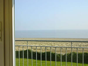 Self catering breaks at Seascape in Kessingland, Suffolk