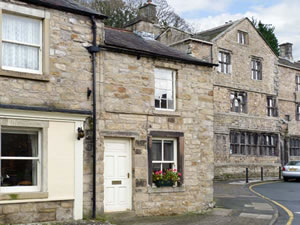 Self catering breaks at Well Cottage in Settle, North Yorkshire