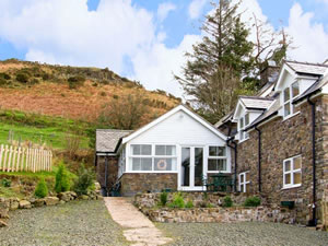 Self catering breaks at The Secret Hideaway in Lake Vyrnwy, Powys