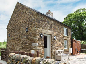 Self catering breaks at School House Cottage in Longnor, Staffordshire