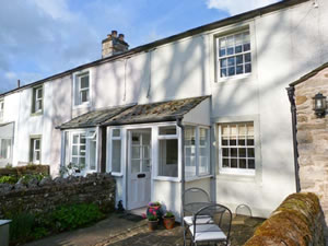 Self catering breaks at Ash View Cottage in Maulds Meaburn, Cumbria