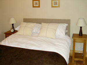 Self catering breaks at Granary Cottage in Staintondale, North Yorkshire