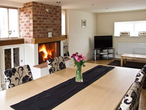 Self catering breaks at Brookley Barn in Windley, Derbyshire