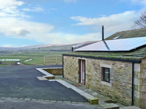 Self catering breaks at Upper Lingah Barn in Glusburn, North Yorkshire