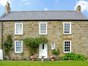 Self catering breaks at The Old Post Office in Mitford, Northumberland