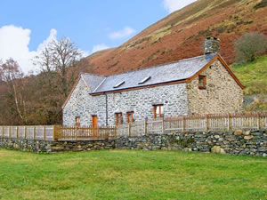 Self catering breaks at Tyddyn Tyfod in Bala, Gwynedd