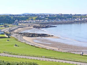 Self catering breaks at Seashell Cottage in Portessie, Aberdeenshire
