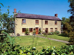 Self catering breaks at Park Farm Cottage in Garsdon, Wiltshire