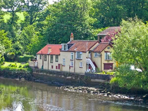 Self catering breaks at Waterloo Cottage Annexe in Ruswarp, North Yorkshire