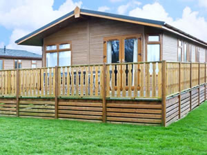 Self catering breaks at Gressingham Two in South Lakeland Leisure Village, Cumbria