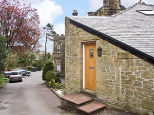 Self catering breaks at Corbar Towers in Buxton, Derbyshire