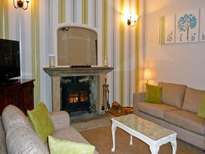Self catering breaks at The Coach House in Crich, Derbyshire