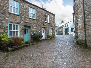 Self catering breaks at Cobble Cottage in Dent, Cumbria