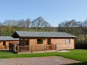 Self catering breaks at Dartmoor Edge Lodge in Tedburn St Mary, Devon