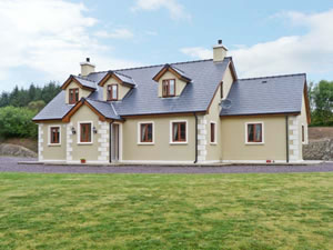 Self catering breaks at Priests Leap Cottage in Ballylickey, County Cork