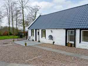 Self catering breaks at Stable Cottage in Saline, Fife