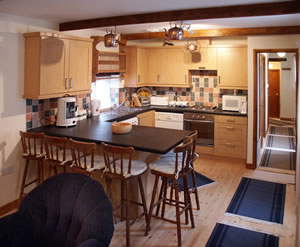Self catering breaks at Cow Shed Cottage in Mabe, Cornwall