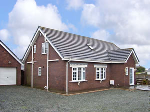Self catering breaks at Firhaven in Rhosneigr, Isle of Anglesey
