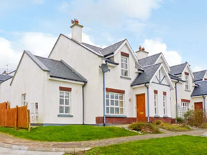 Self catering breaks at Number 10 Beachview in Duncannon, County Wexford