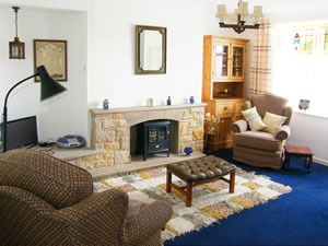 Self catering breaks at Lyndhurst Cottage in Beadnell, Northumberland