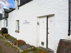 Self catering breaks at East Balchraggan Cottage in Drumnadrochit, Inverness-shire