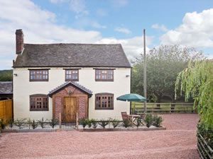 Self catering breaks at Yew Tree Cottage in Malvern, Worcestershire