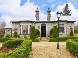 Self catering breaks at Oak Lodge in Kiltegan, County Wicklow