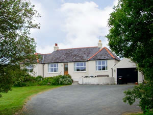 Self catering breaks at Alynfa in Rhosneigr, Isle of Anglesey