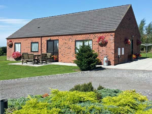 Self catering breaks at Copper Cottage in Riccall , North Yorkshire
