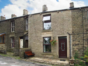 Self catering breaks at 5 Vicarage Lane in Hayfield, Derbyshire