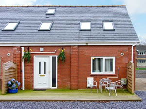 Self catering breaks at View Cottage in Ledsham, Cheshire