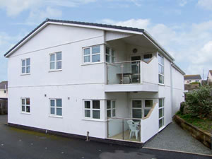 Self catering breaks at Tides in Benllech, Gwynedd