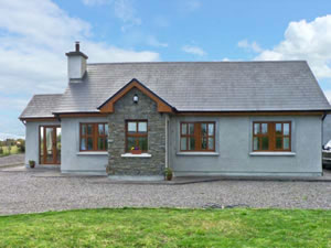 Self catering breaks at Stookisland Cottage in Cromane, County Kerry