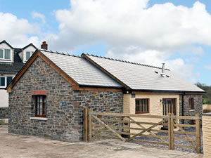 Self catering breaks at Yr Hen Llaethdy in Newcastle Emlyn, Conwy