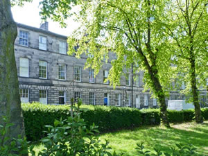 Self catering breaks at 5 Bellevue Crescent in Edinburgh, Edinburgh