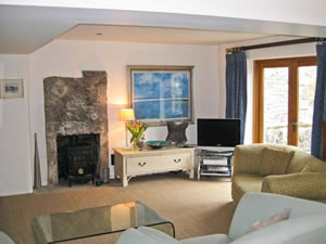 Self catering breaks at Stoneley in Stoney Middleton, Derbyshire